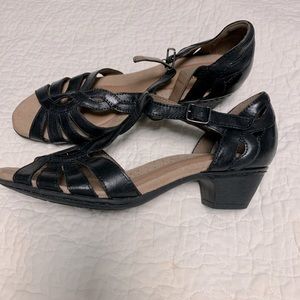 New never worn Rockport Sandles sz 9.5
